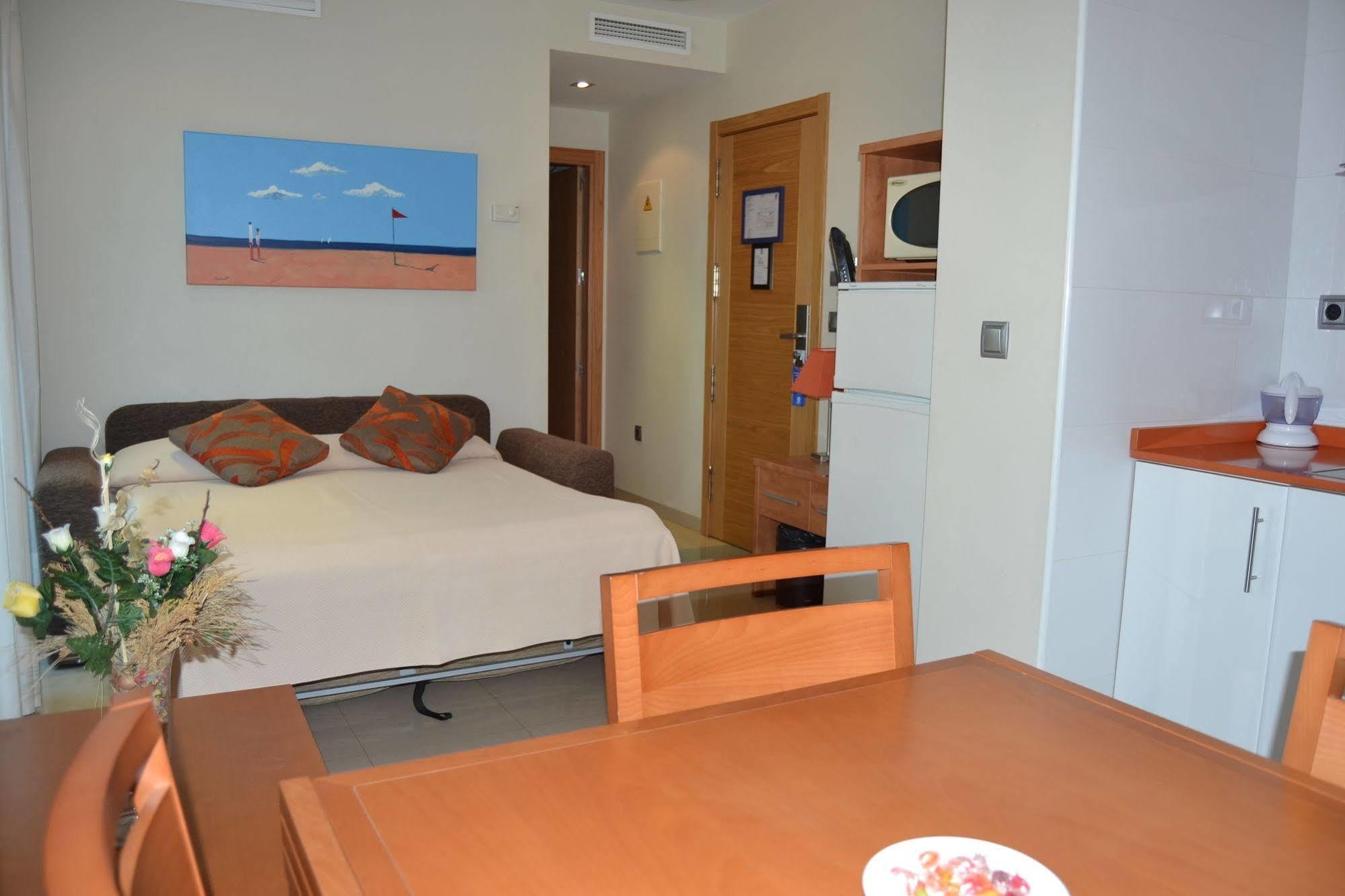 Aparthotel Bahia San Pedro del Pinatar Exteriör bild