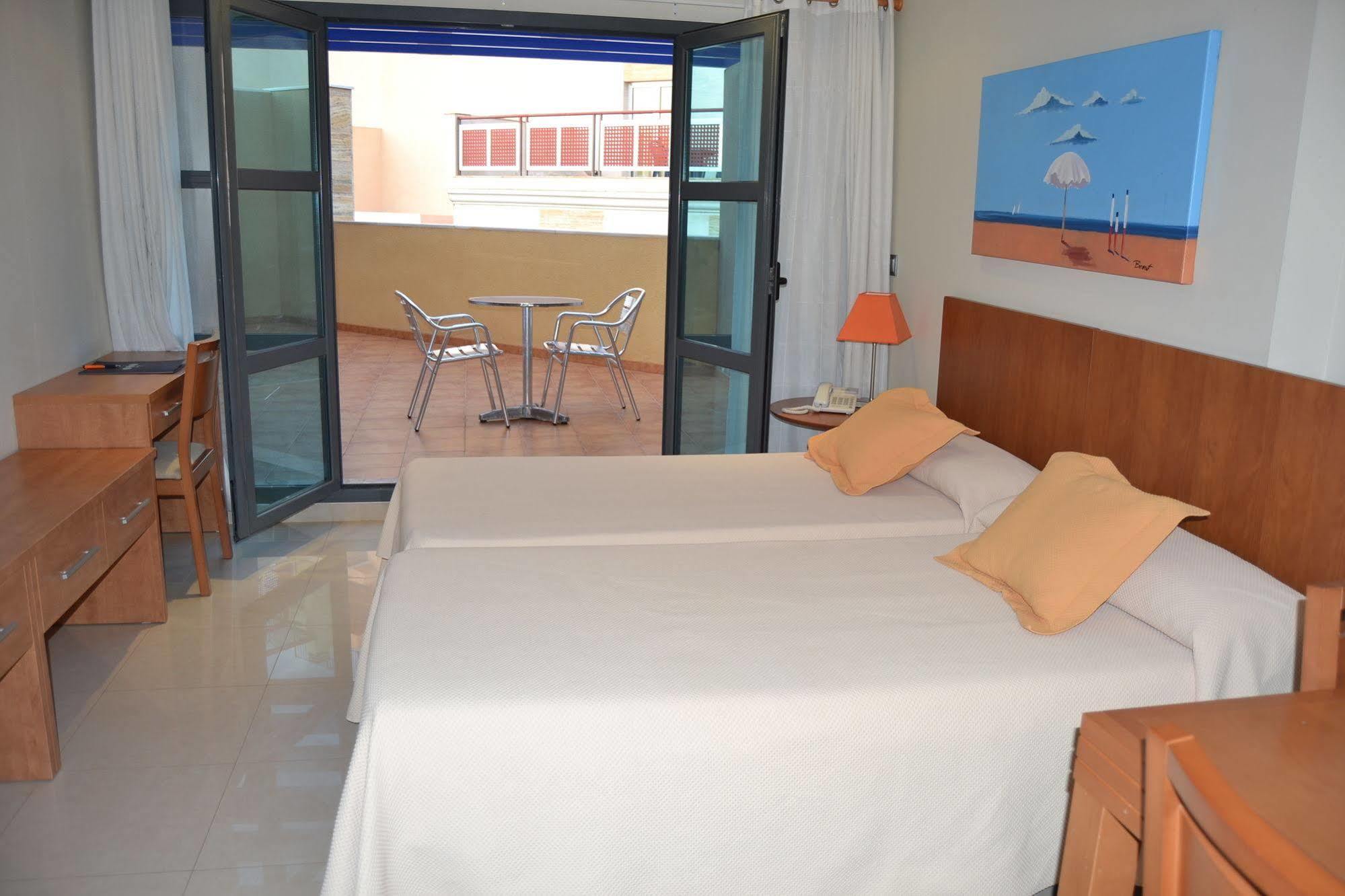 Aparthotel Bahia San Pedro del Pinatar Exteriör bild