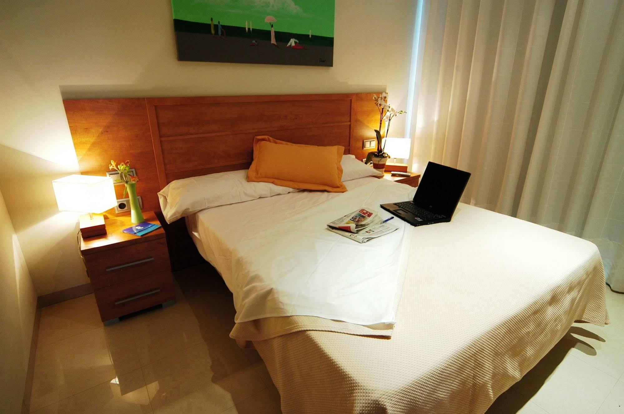 Aparthotel Bahia San Pedro del Pinatar Exteriör bild