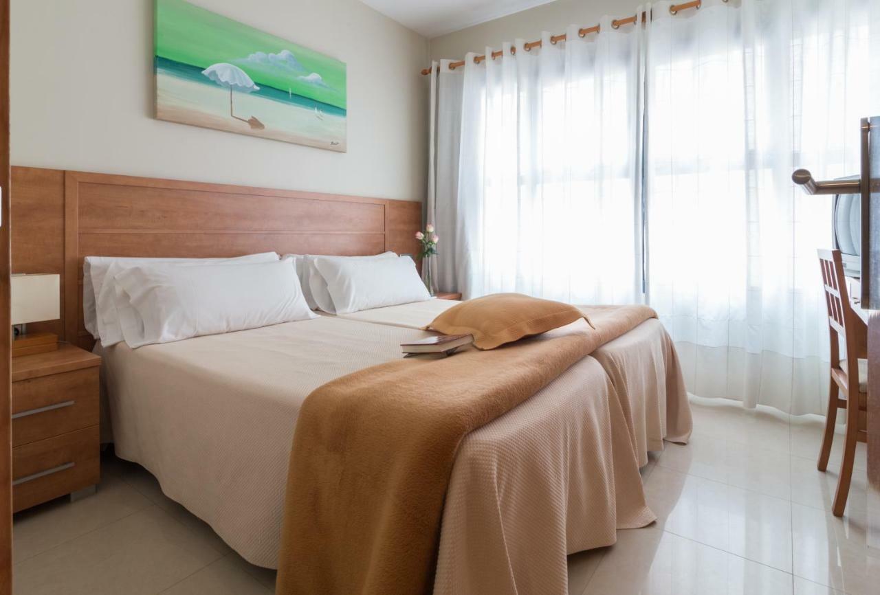 Aparthotel Bahia San Pedro del Pinatar Exteriör bild